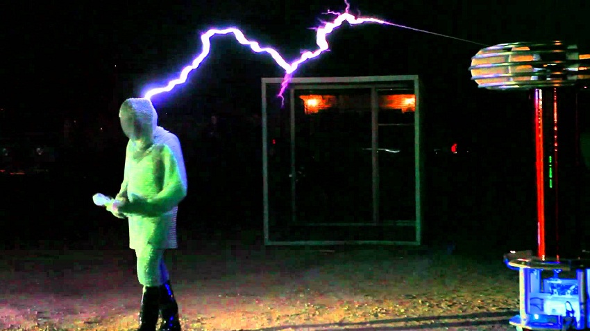 faraday cage dress shows how to get fashionably struck by lightning